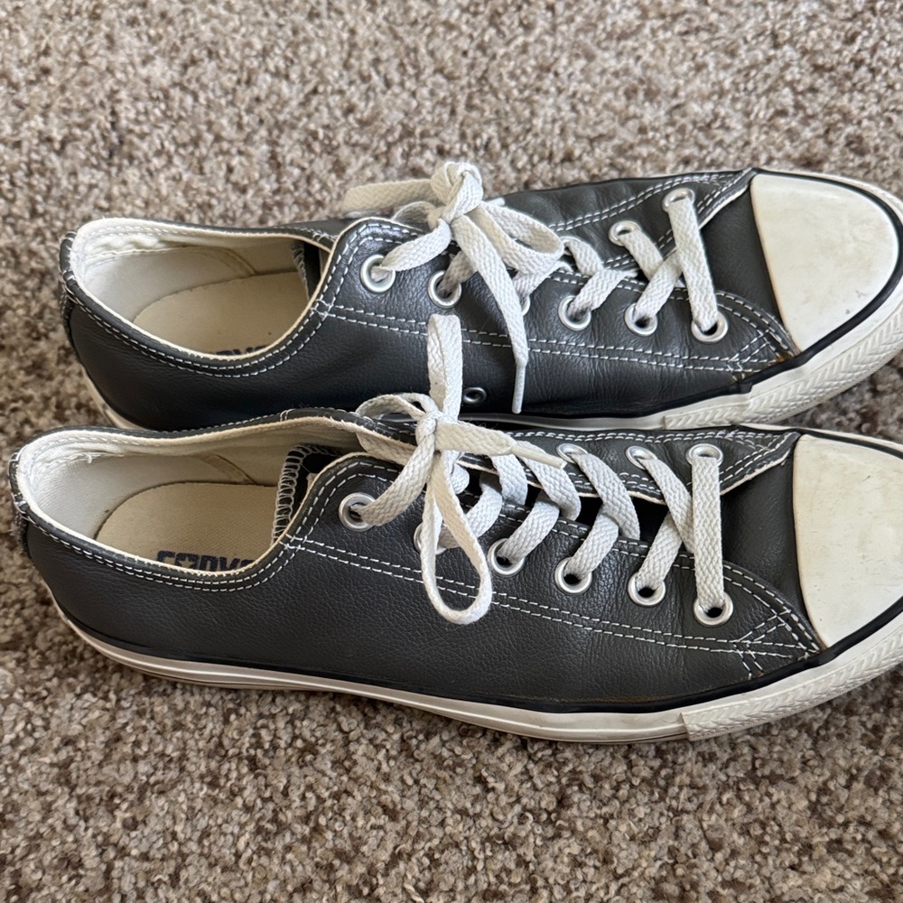 Converse Chucks Grey Leather Low-Top Sneakers
